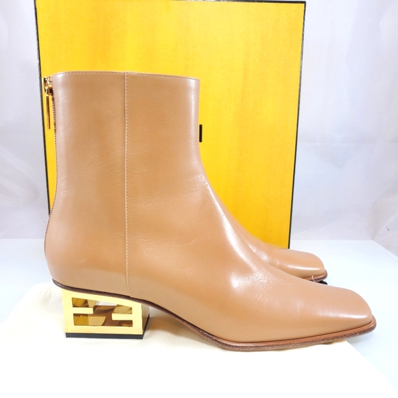NEW$1,450 Fendi Capretto Baguette Gold Logo Heel Leather Bootie Boots Sz 38 (8) - Picture 10 of 16